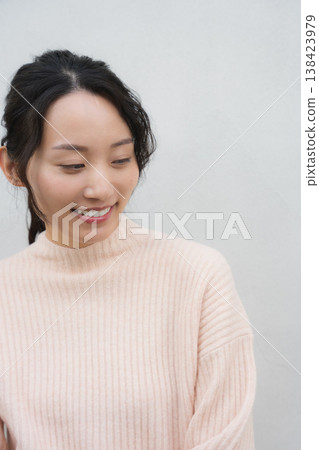 這是我女兒回家探親時拍的肖像照。 這是我女兒回家探親時拍的肖像照。 138423979