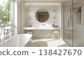 豪華現代化的浴室內裝；精緻優雅的盥洗空間。 138427670