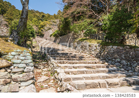 Stone steps of the main approach to Azuchi Castle, Omihachiman City, Shiga Prefecture 138428583