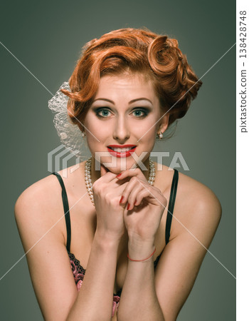 Pretty woman's affectation Pretty woman's affectation 138428748