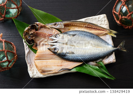 4 types of dried fish 138429419