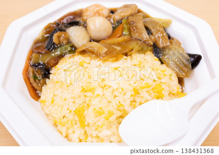 Delicious stir-fried rice with thick sauce 138431368