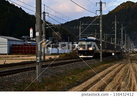 疾馳的西部快車銀河 138432412