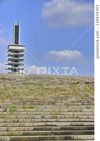 【東京】世田谷區:駒澤公園的紀念塔與階梯 【東京】世田谷區:駒澤公園的紀念塔與階梯 138434303