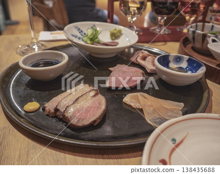 精緻美食與上等清酒相得益彰,滿足五感。 精緻美食與上等清酒相得益彰,滿足五感。 138435688