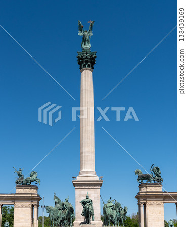 Millennium Monument with statues featuring Hungarian national leaders on the Heroes Square in Budapest, Hungary Millennium Monument with statues featuring Hungarian national leaders on the Heroes Square in Budapest, Hungary 138439169