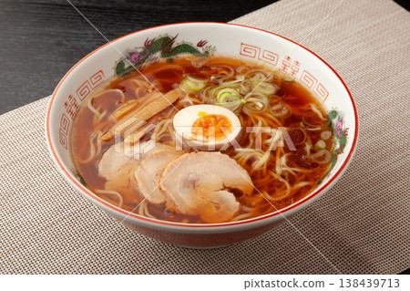 醬油拉麵 138439713