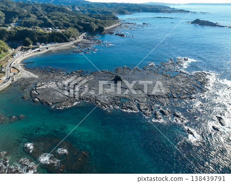 Frog Rock, Kushimoto Town, Wakayama Prefecture 138439791