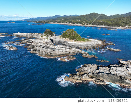 Futaiwa Rocks, Kushimoto Town, Wakayama Prefecture 138439821