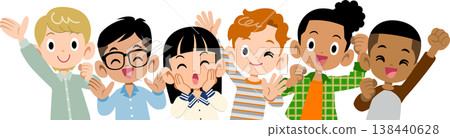 來自不同國家和種族的六位精力充沛的兒童的上半身照片。 138440628