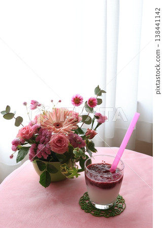 Pink flower arrangement Pink flower arrangement 138441142
