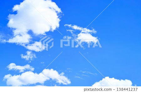藍色的天空和雲圖像 138441237