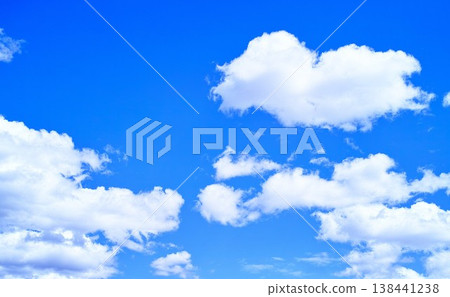 藍色的天空和雲圖像 藍色的天空和雲圖像 138441238