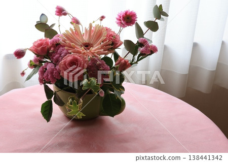 Pink flower arrangement Pink flower arrangement 138441342
