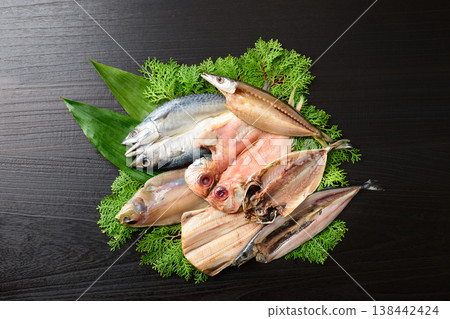 各種乾魚 138442424
