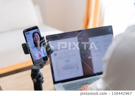 YouTuber, video creator, recording, video distribution, video production, computer, live streaming, streaming scene 138442967