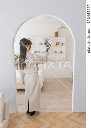 影片製作、拍攝方法、房產參觀、無線麥克風、錄影、影片直播、女性網紅、網紅 138443885