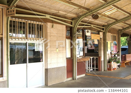 秩父鐵道風景：上長瀞站（月台內，檢票口） 138444101