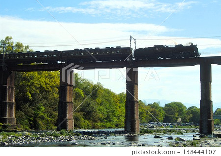 Scenery of the Chichibu Railway: Kami-Nagatoro Railway Bridge (SL Paleo Express steam locomotive C58363) Scenery of the Chichibu Railway: Kami-Nagatoro Railway Bridge (SL Paleo Express steam locomotive C58363) 138444107