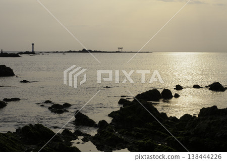 Sunset view of Morito Beach, Torii gate of Najima Island, Hayama Lighthouse (Yujiro Lighthouse), Hayama Town, Kanagawa Prefecture Sunset view of Morito Beach, Torii gate of Najima Island, Hayama Lighthouse (Yujiro Lighthouse), Hayama Town, Kanagawa Prefecture 138444226