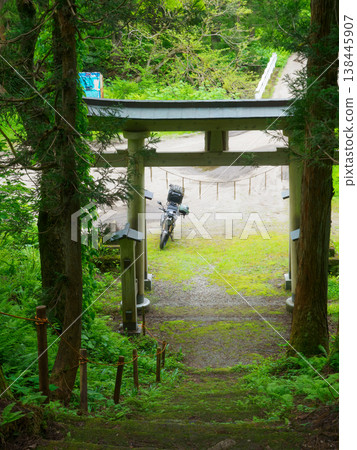 回望通往神社的路 回望通往神社的路 138445907