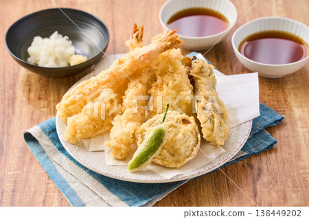 什錦天婦羅:蝦子、白魚、茄子、青椒、地瓜 什錦天婦羅:蝦子、白魚、茄子、青椒、地瓜 138449202