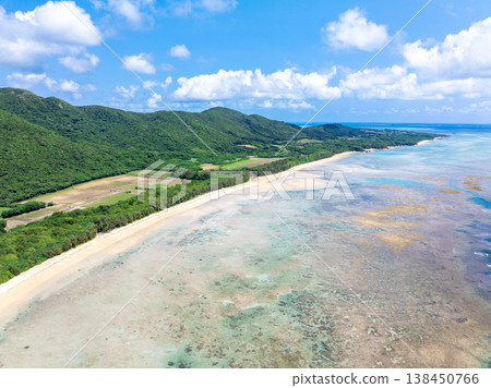 Minamikazumida Beach (Iriomote Island, Okinawa Prefecture) 138450766
