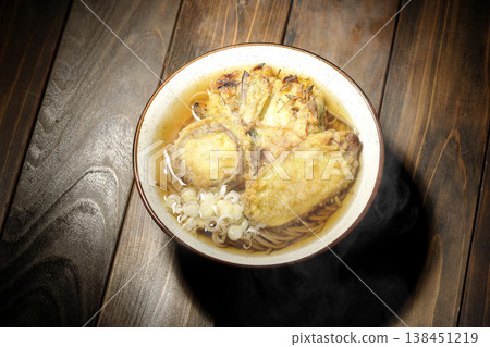 Piping hot tempura soba 138451219