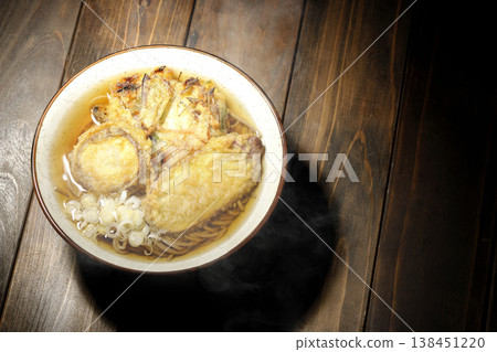 Piping hot tempura soba 138451220