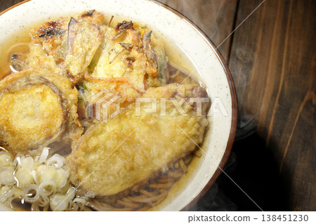 Piping hot tempura soba Piping hot tempura soba 138451230