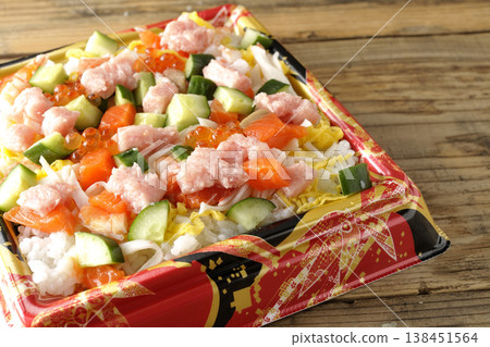 配料豐富的散壽司 138451564