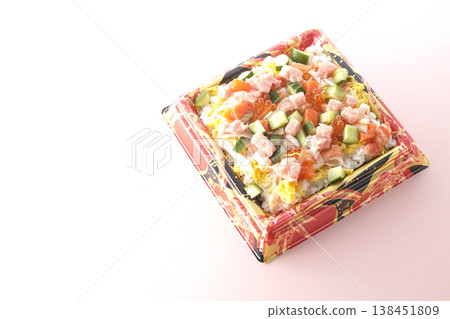 配料豐富的散壽司 138451809