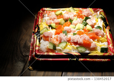 配料豐富的散壽司 配料豐富的散壽司 138452017