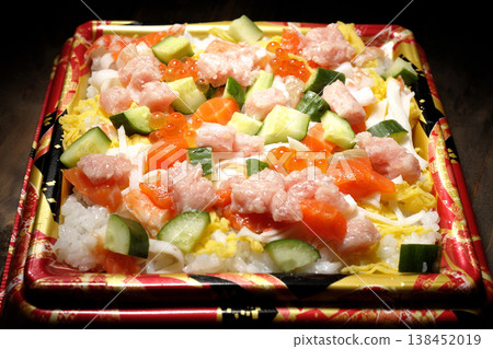 配料豐富的散壽司 配料豐富的散壽司 138452019