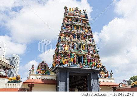 Building view of the Sri Mariamman Temple in Chinatown, Singapore. Built in 1827, it's the oldest Hindu temple in Singapore. Building view of the Sri Mariamman Temple in Chinatown, Singapore. Built in 1827, it's the oldest Hindu temple in Singapore. 138452278