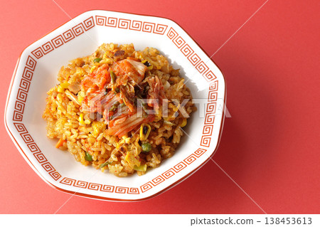 一份辣味泡菜炒飯。 138453613