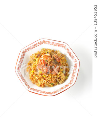 一張單獨的辣味泡菜炒飯照片，背景為白色。 138453952
