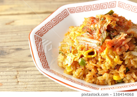 一份辣味泡菜炒飯。 一份辣味泡菜炒飯。 138454068