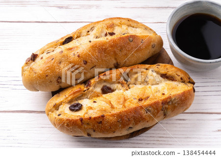 Raisins French bread 138454444