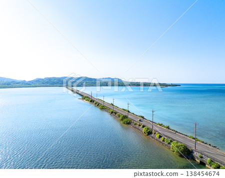 Kaichu Road (Iriomote Island, Okinawa Prefecture) Kaichu Road (Iriomote Island, Okinawa Prefecture) 138454674