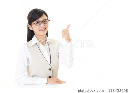 指導微笑的女商人 指導微笑的女商人 138458498