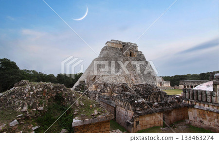 Pyramid of the magician, Uxmal, Yucatan, Mexico Pyramid of the magician, Uxmal, Yucatan, Mexico 138463274