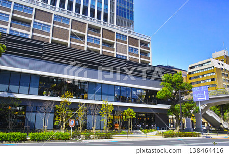 The view of the new commercial facility and high-rise building in front of the south exit of Kannai Station in spring, which opened in March 2026. The view of the new commercial facility and high-rise building in front of the south exit of Kannai Station in spring, which opened in March 2026. 138464416