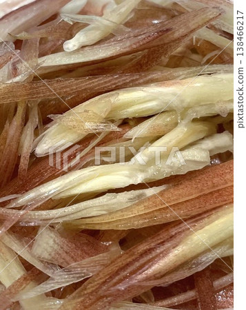 6 servings of finely shredded (thinly sliced) myoga ginger, which has a refreshing aroma. 6 servings of finely shredded (thinly sliced) myoga ginger, which has a refreshing aroma. 138466217