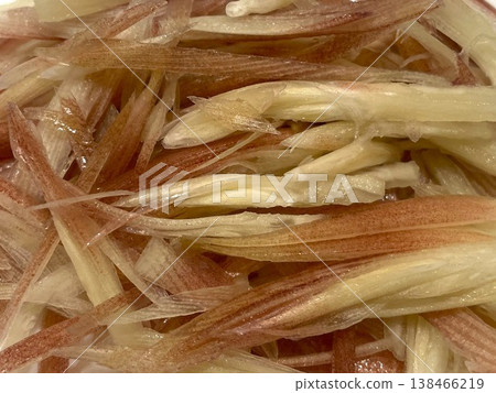 8 份切碎（薄片）的茗荷薑，有清爽的香氣。 138466219