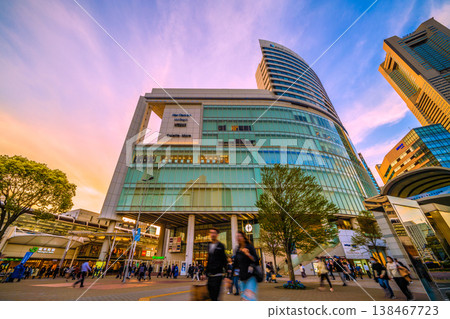 Yokohama cityscape, Japan, April 3rd. Evening commute home... rush hour... view of JR Sakuragicho Station North Exit (East Exit), etc. Yokohama cityscape, Japan, April 3rd. Evening commute home... rush hour... view of JR Sakuragicho Station North Exit (East Exit), etc. 138467723