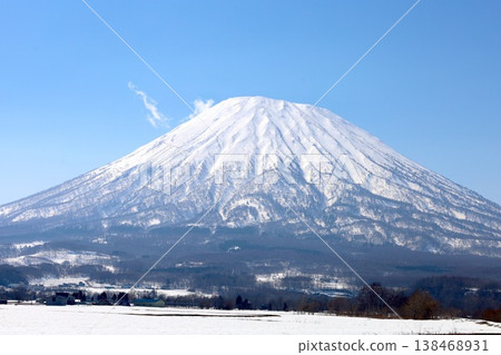 Early April, Hokkaido, Shiribeshi, Niseko, clear skies, spring seems to have arrived, Ezo Fuji, Mt. Yotei, Niseko, Kimobetsu, Kutchan, Kyogoku, Early April, Hokkaido, Shiribeshi, Niseko, clear skies, spring seems to have arrived, Ezo Fuji, Mt. Yotei, Niseko, Kimobetsu, Kutchan, Kyogoku, 138468931