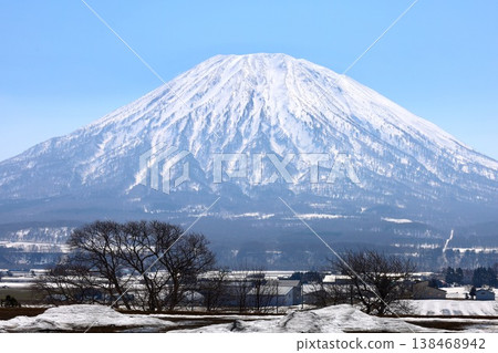 Early April, Hokkaido, Shiribeshi, Niseko, clear skies, spring seems to have arrived, Ezo Fuji, Mt. Yotei, Niseko, Kimobetsu, Kutchan, Kyogoku, Early April, Hokkaido, Shiribeshi, Niseko, clear skies, spring seems to have arrived, Ezo Fuji, Mt. Yotei, Niseko, Kimobetsu, Kutchan, Kyogoku, 138468942