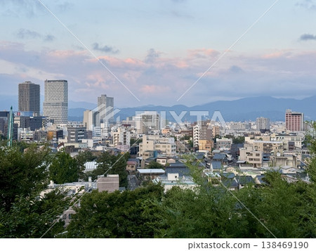 從福井縣飛蠅訪山眺望福井市 從福井縣飛蠅訪山眺望福井市 138469190