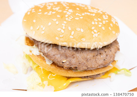 Delicious hamburgers Delicious hamburgers 138470750